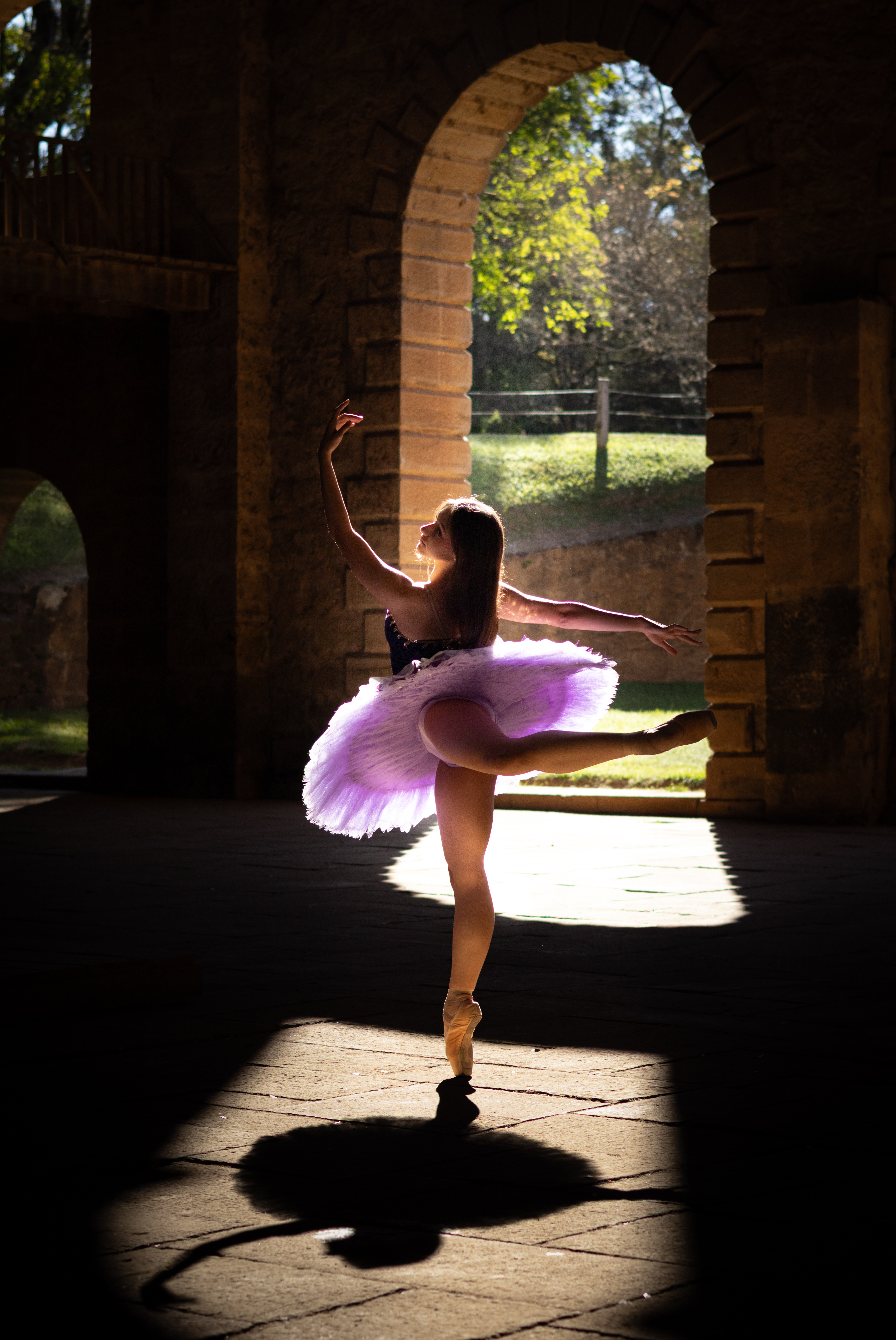 Ana em ensaio externo de bailarina